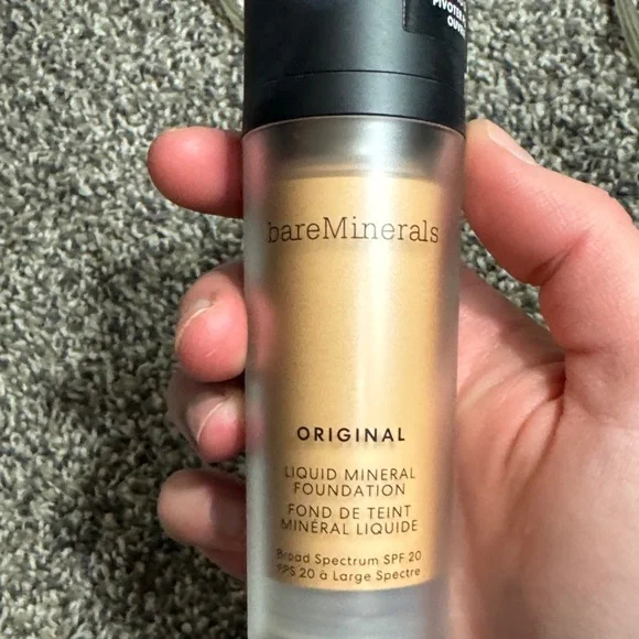 bareMinerals Original Liquid Mineral Foundation - Medium Beige 12 - Picture 3 of 5